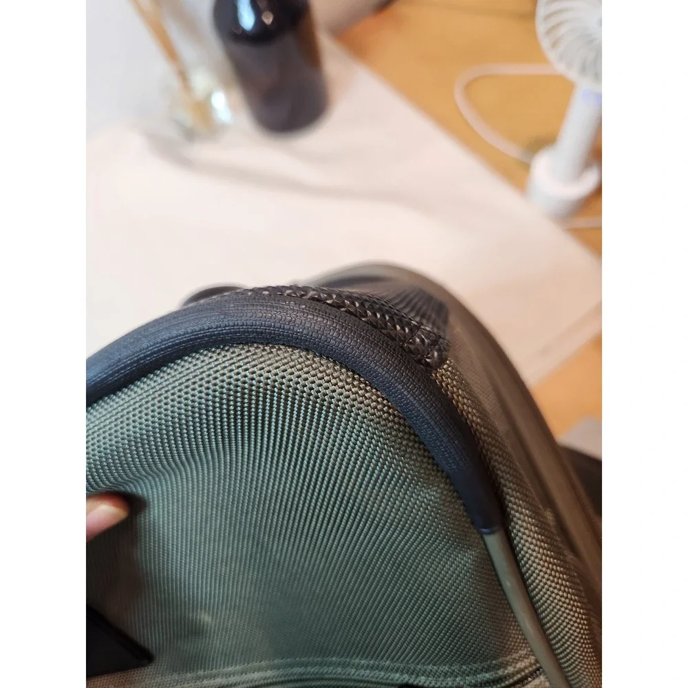 Samsonite Olive Green Travel Duffel Bag Carry-On Shoulder Strap Organizer‎
